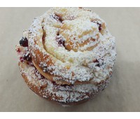 Улиточка с творогом и брусникой